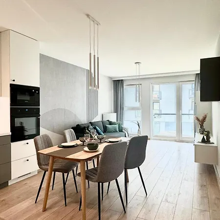 Grunwald - Ptasia 300m Od Stadionu * Poznaň