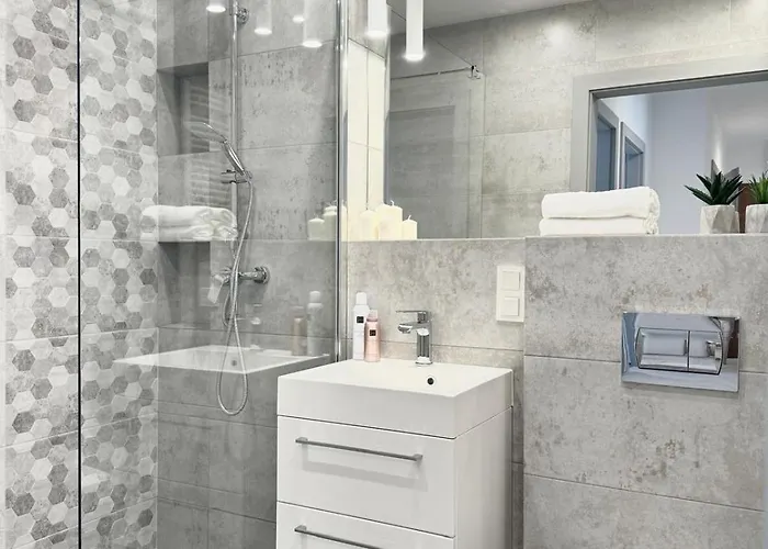 Grunwald - Ptasia 300m Od Stadionu * Poznaň