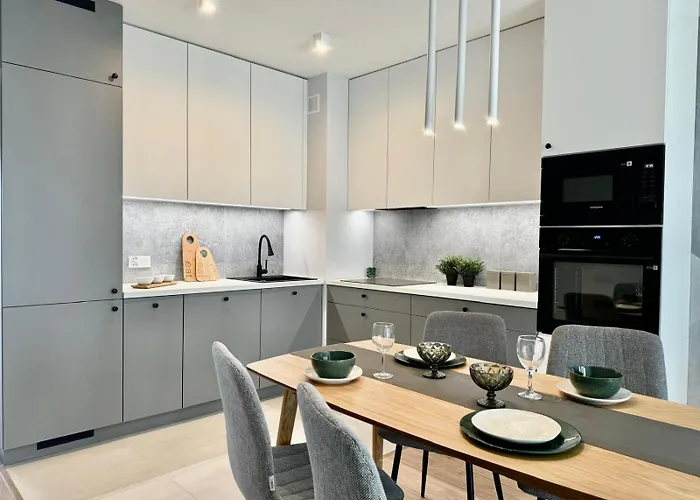 Grunwald - Ptasia 300m Od Stadionu Poznaň